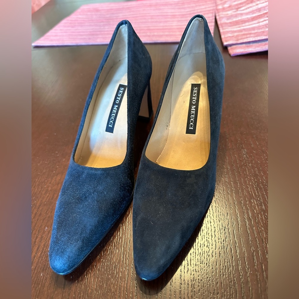 Size 7 Blue Suede Pumps, Made in Italy by Sesto Meucci, Never Worn